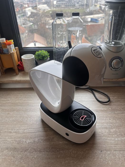 Vand doua espressoare- Lavazza Blue LB300+Dolce Gusto Krups