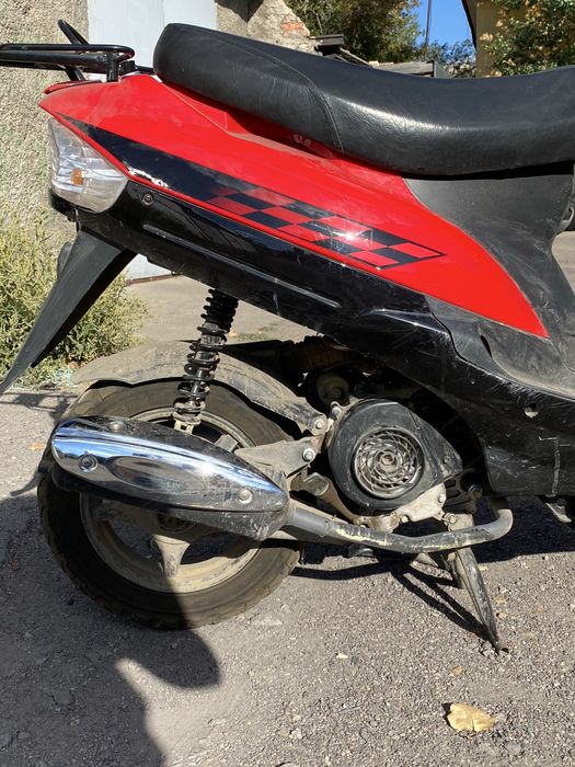 Скутер  80 кубов