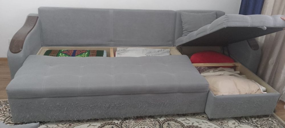 Диван  продаю срочно