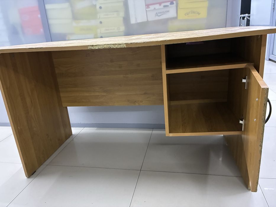 Стол со шкафчиком