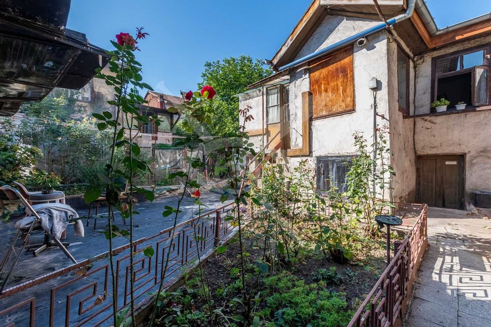 Продава се Етаж от къща в София, Център - 140 кв.м за 1286 €/кв.м - Снимка #12