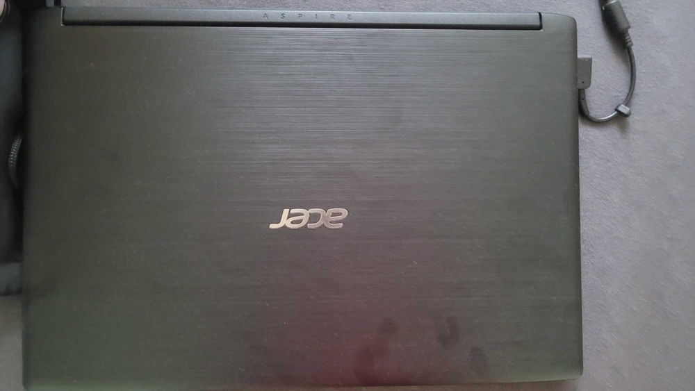 Acer Aspire 3 + безжична мишка Logitech