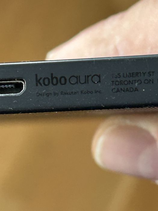 Kindle Paperwhite gen 10  Kobo Aura