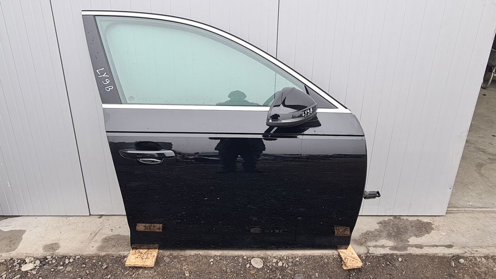 Usa dreapta fata audi a4 b9 break an 2019 negru cod culoare LY9B Usa