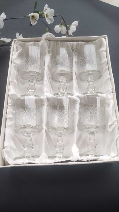 Сервиз от 6 бр.български кристални чаши за аперитив