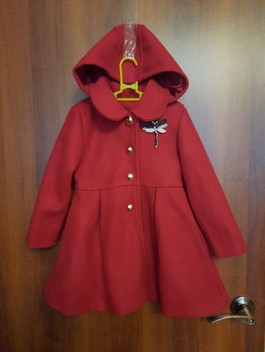 Продам куртки, пальто, жилетки  для девочки