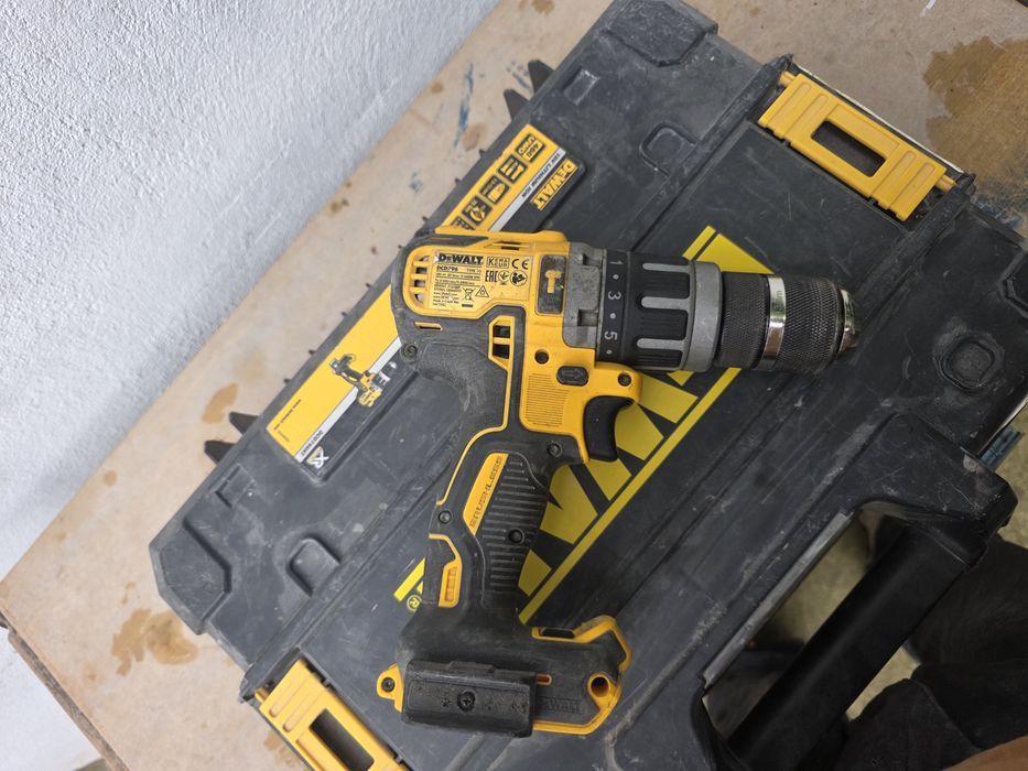 Vând și separat dewalt dcd 796