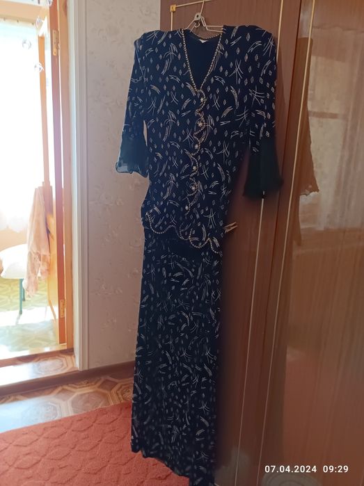 Костюм женский нарядный