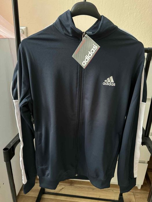 Спортен екип на Adidas