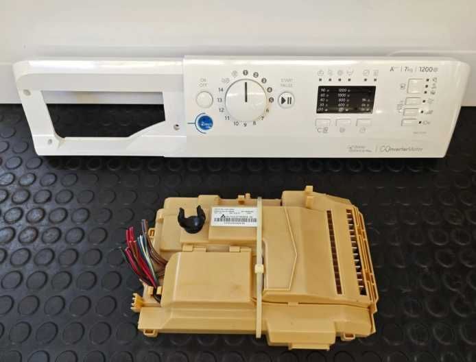 Placa electronica cu bord comanda masina de spalat Indesit INNEX model BWA71283XW / R23