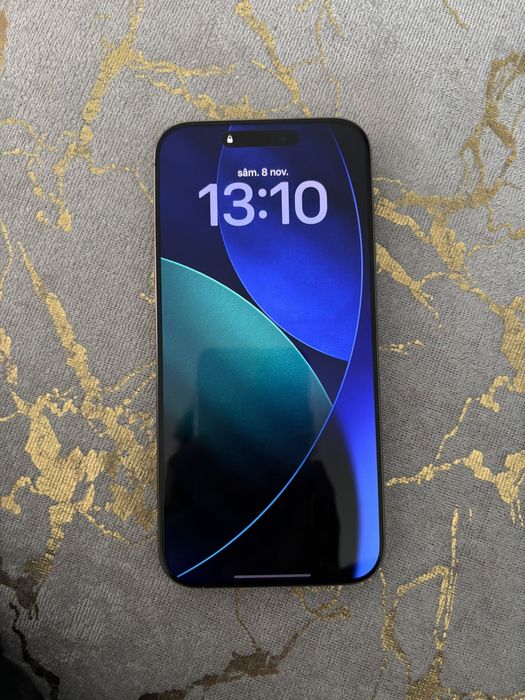 Iphone 16 pro max schimb cu ori ce model de tlf si la fel black