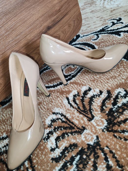 Продам туфли лодочки