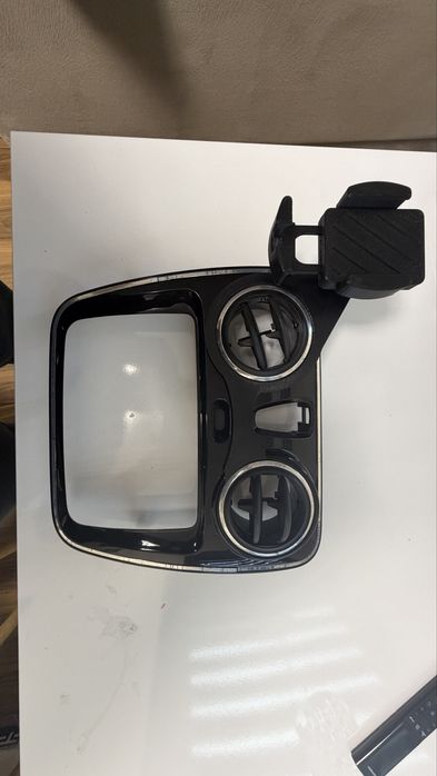 Стойка за телефон дачия лоджи и докер dacia lodgy dockee