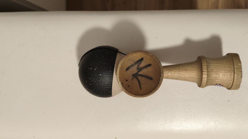 Vând kendama Revo clear
