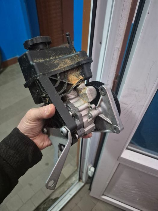 Продам Запчасти для мерседес спринтер