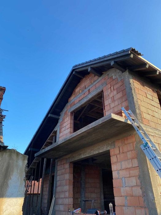 Casa de vanzare parter + mansarda