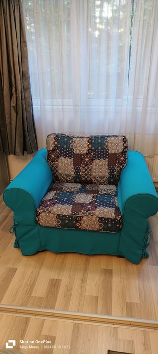 Canapea extensibila și fotoliu