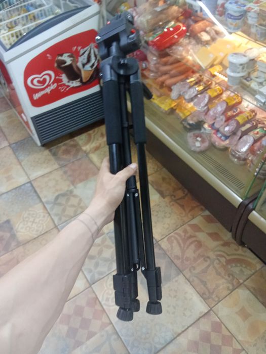 Продам штатив новый в чехле