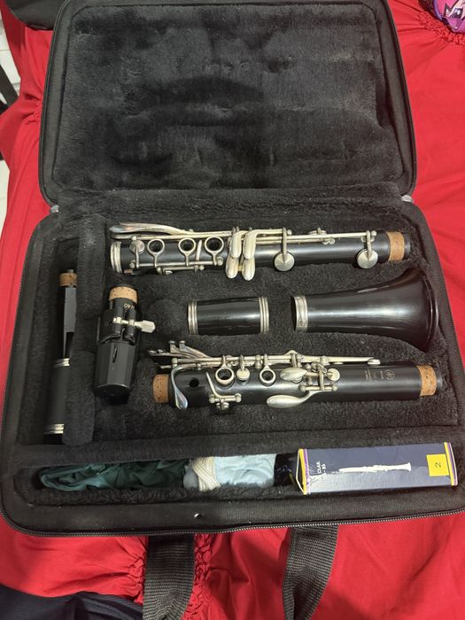 Vând clarinet yamaha 255