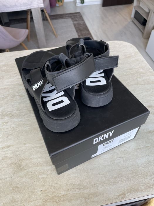 Детски сандали DKNY 34 номер