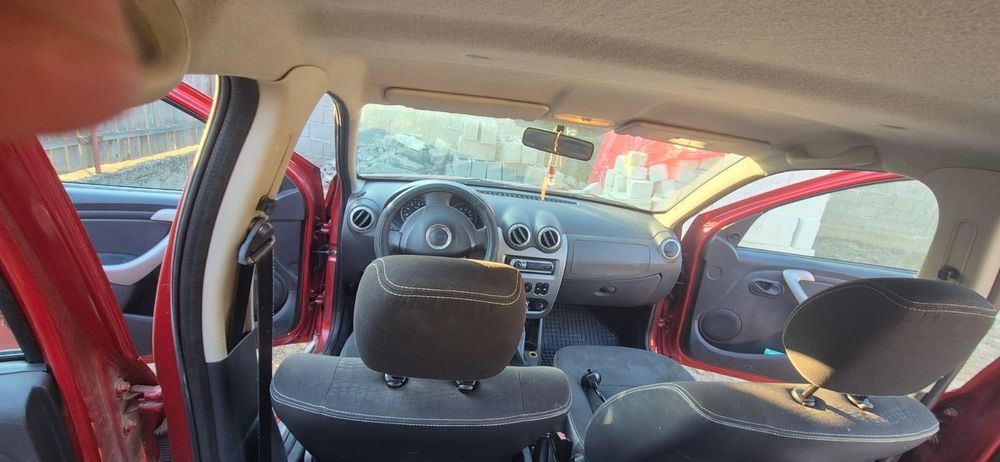 Vând Dacia Sandero