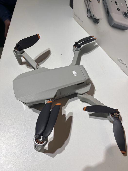 Продаю дрон Dj mini 2 в отличном состоянии