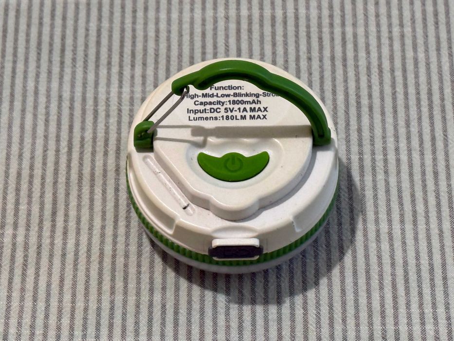 Продавам презареждаема къмпинг лампа Robens Beacon Batch Battery Lamp 180 lm White/Green - отлично състояние
