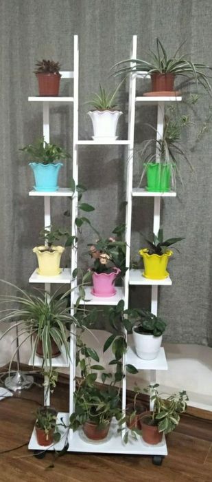 Подставка для цветов из дерева