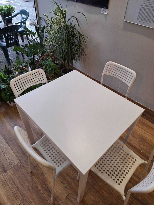 Трапезни маси в отлично състояние!