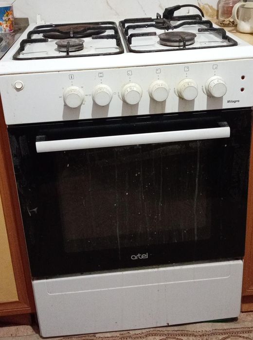 Продам газовую плиту