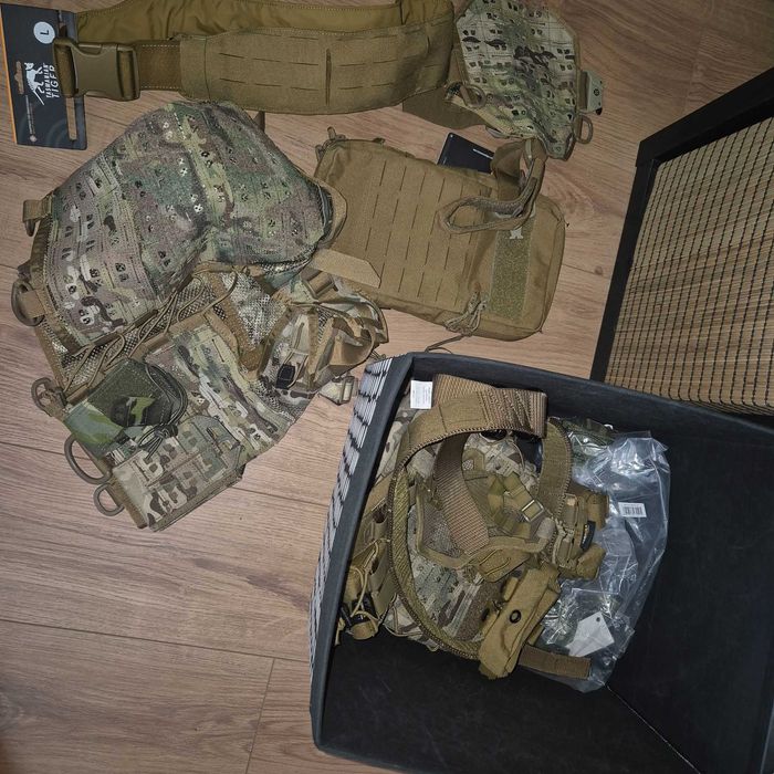 Airsoft оборудване - реплика, дрехи, жилетки.