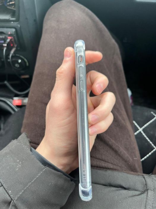 Продам Айфон 11/iphone 11