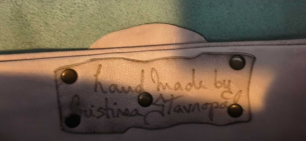 Vand poseta de dama lucrata manual, din piele naturala, neagra