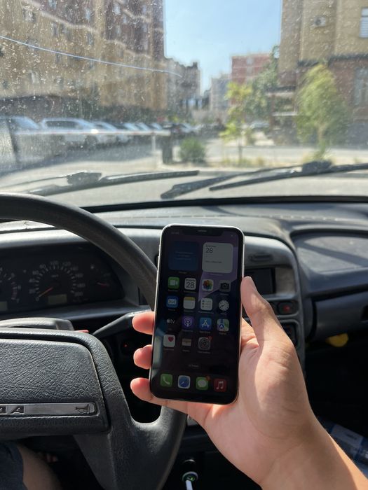 iPhone 11 64 GB 72%