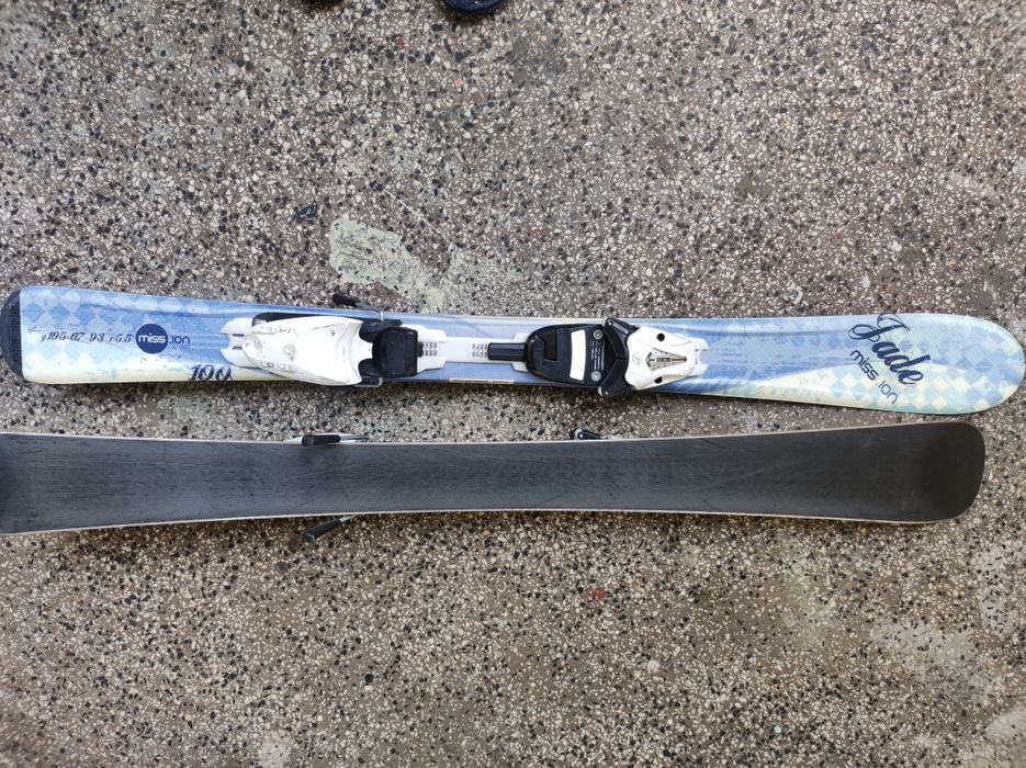 Комплект детски ски и ски обувки