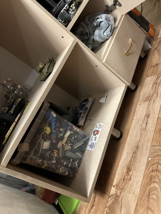 Продам шкаф с зеркалом