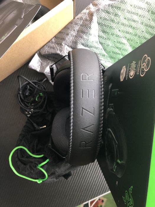 Геймърски слушалки Razer BlackShark V2 + USB Sound Card- Черни