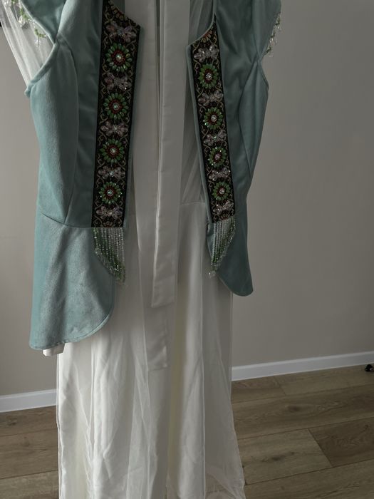 Продается кажекей с платьем