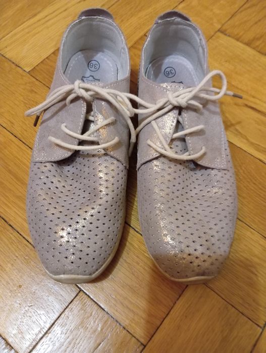 Vând pantofi piele fete