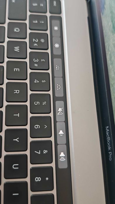 MacBook Pro 16” 2019 • Intel i7 • 32GB RAM • 512GB SSD