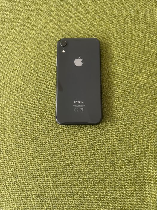Продам Iphone XR в хорошем состоянии