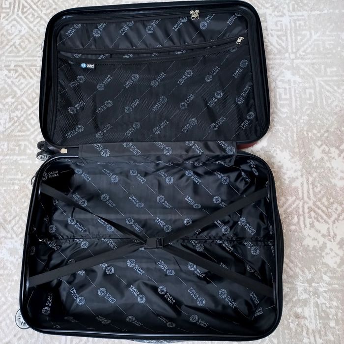 Чемодан  новый средний