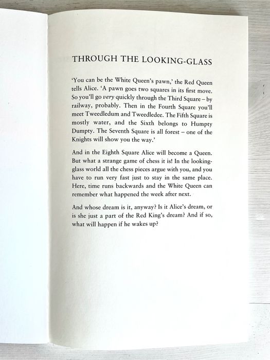 Oxford Bookworms Library Level 3: “Through the Looking-Glass”