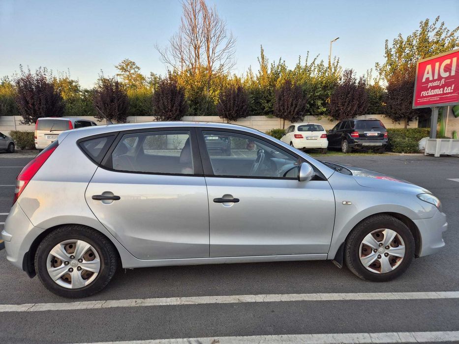 HYUNDAI i30 2010 — imagine 3