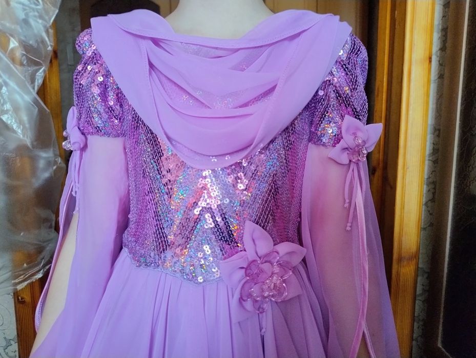 Продам платье для девочки