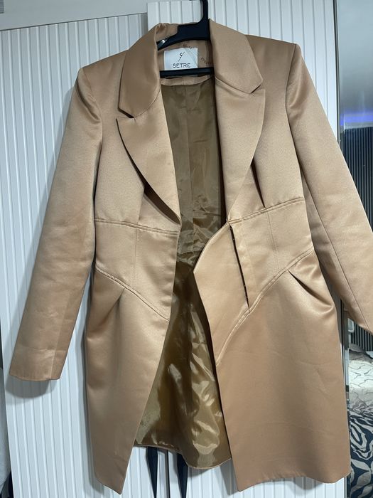 Рокля тип сако.