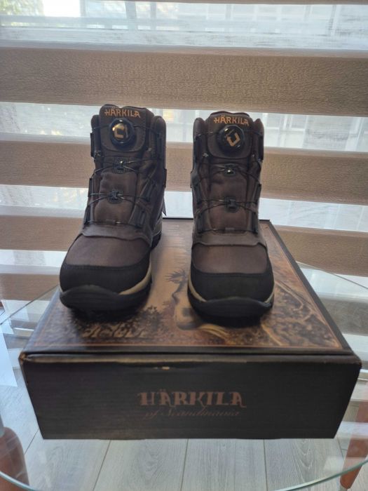 Чисто нови, неизползвани обувки Härkila за лов и тьризъм.