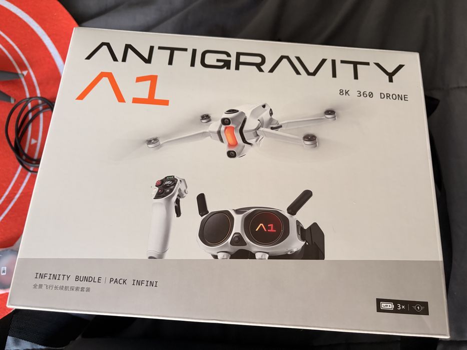 Дрон Antigravity A1 Infinity Bundle 8K 360, 3 High-Capacity батерии + 2 карти памет 256GB + подложка + зарядно, като нов, без падания