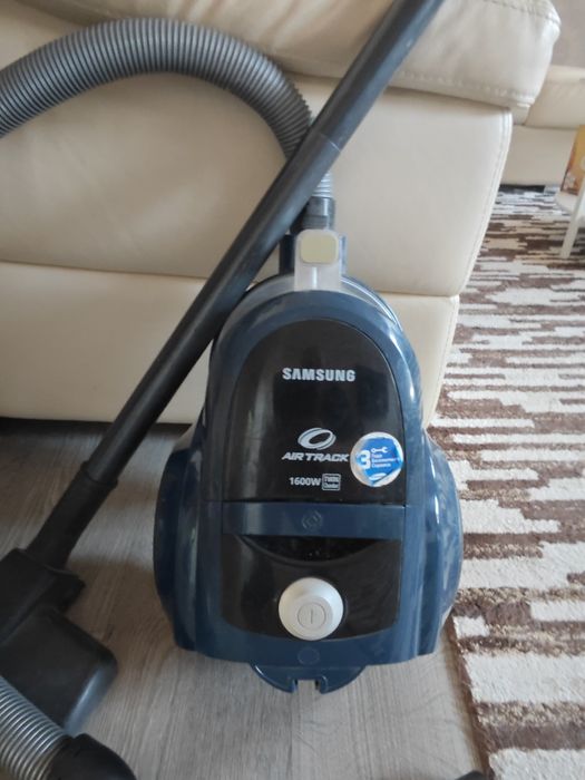 Пылесос Samsung 1600