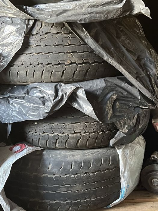 Продаются Шины r18 от крузака